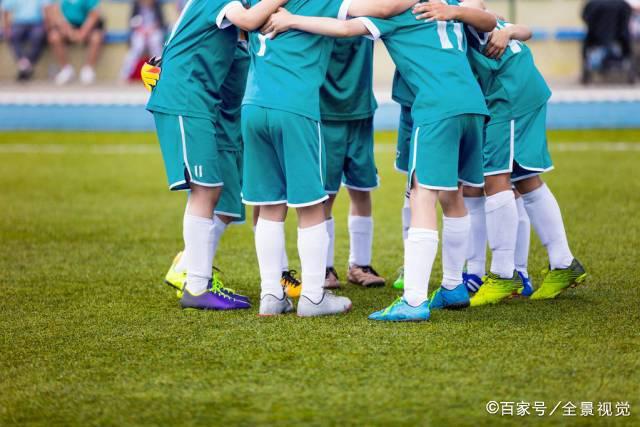 武汉三镇从1比4到4比4扳平国安 邓卓翔幸运又谦虚